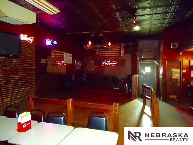 8516 N 30, Omaha, NE 68112