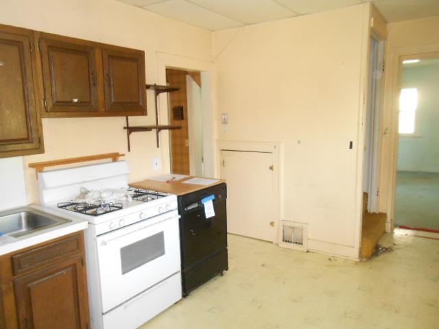 7915 N 40th StOmaha, NE, 68112Douglas County