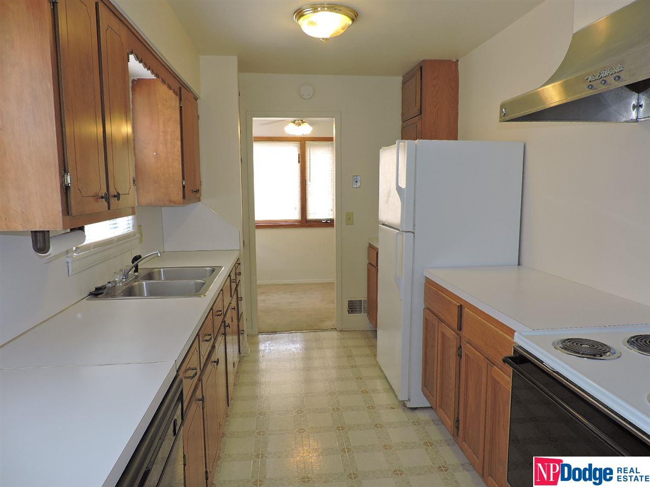815Cole Creek, Omaha, NE 68114