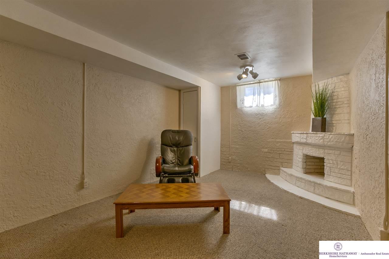 7810Charles, Omaha, NE 68114