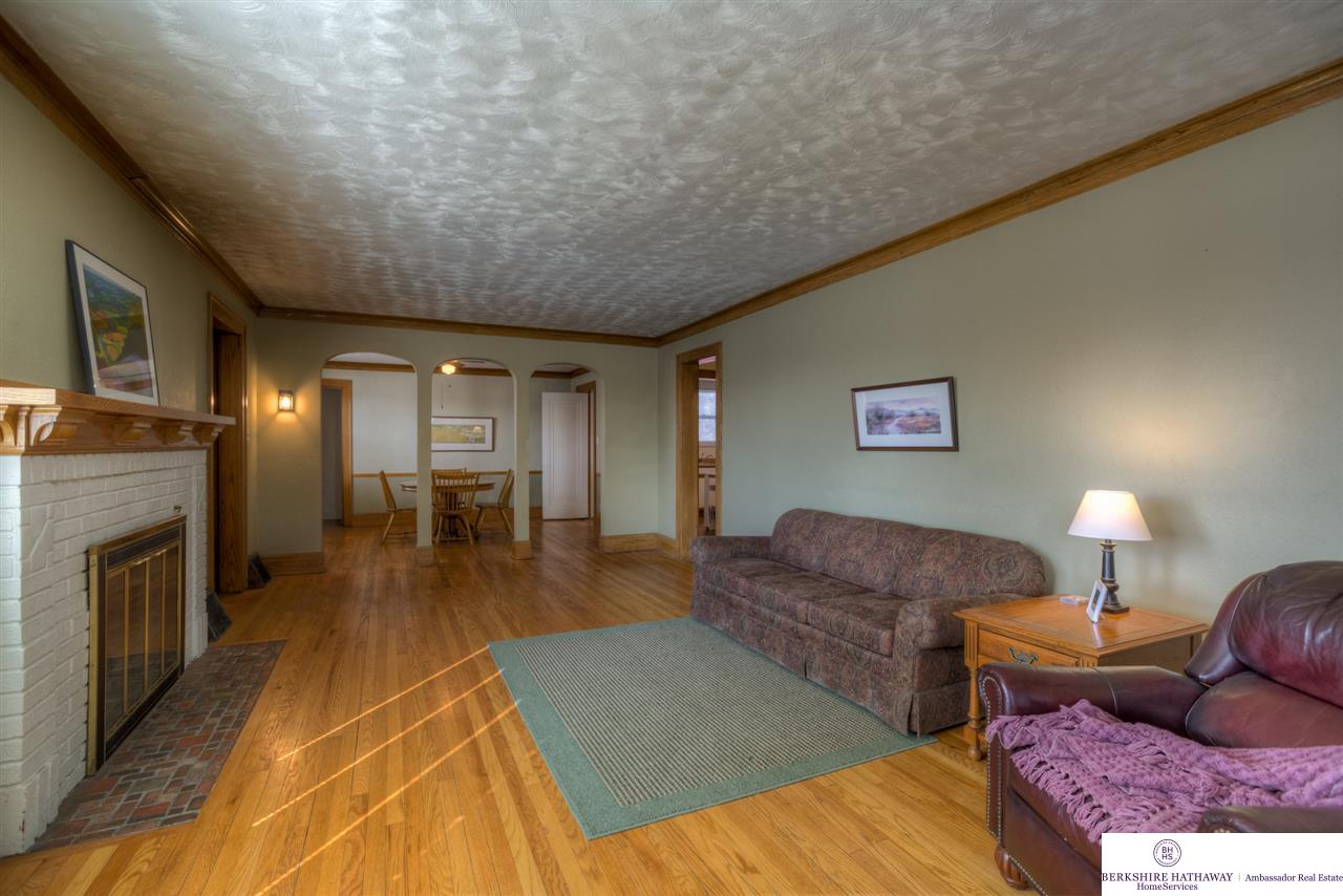 1029 N 72, Omaha, NE 68114