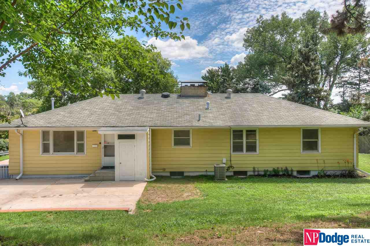 1624 N 90th, Omaha, NE 68114