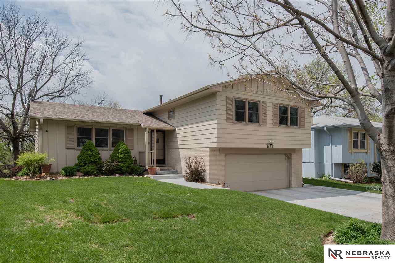 1712 N 107th, Omaha, NE 68114