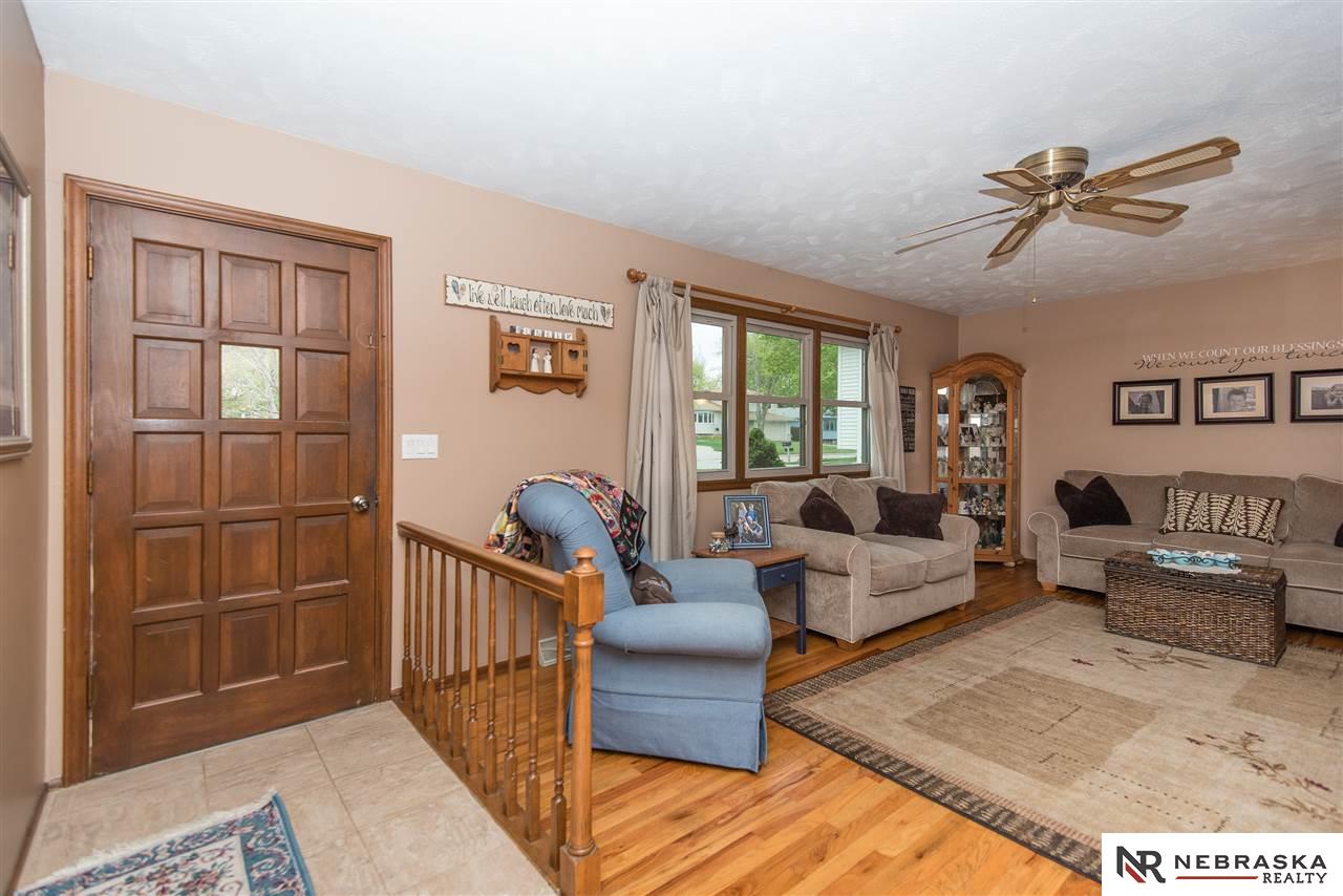 1712 N 107th, Omaha, NE 68114