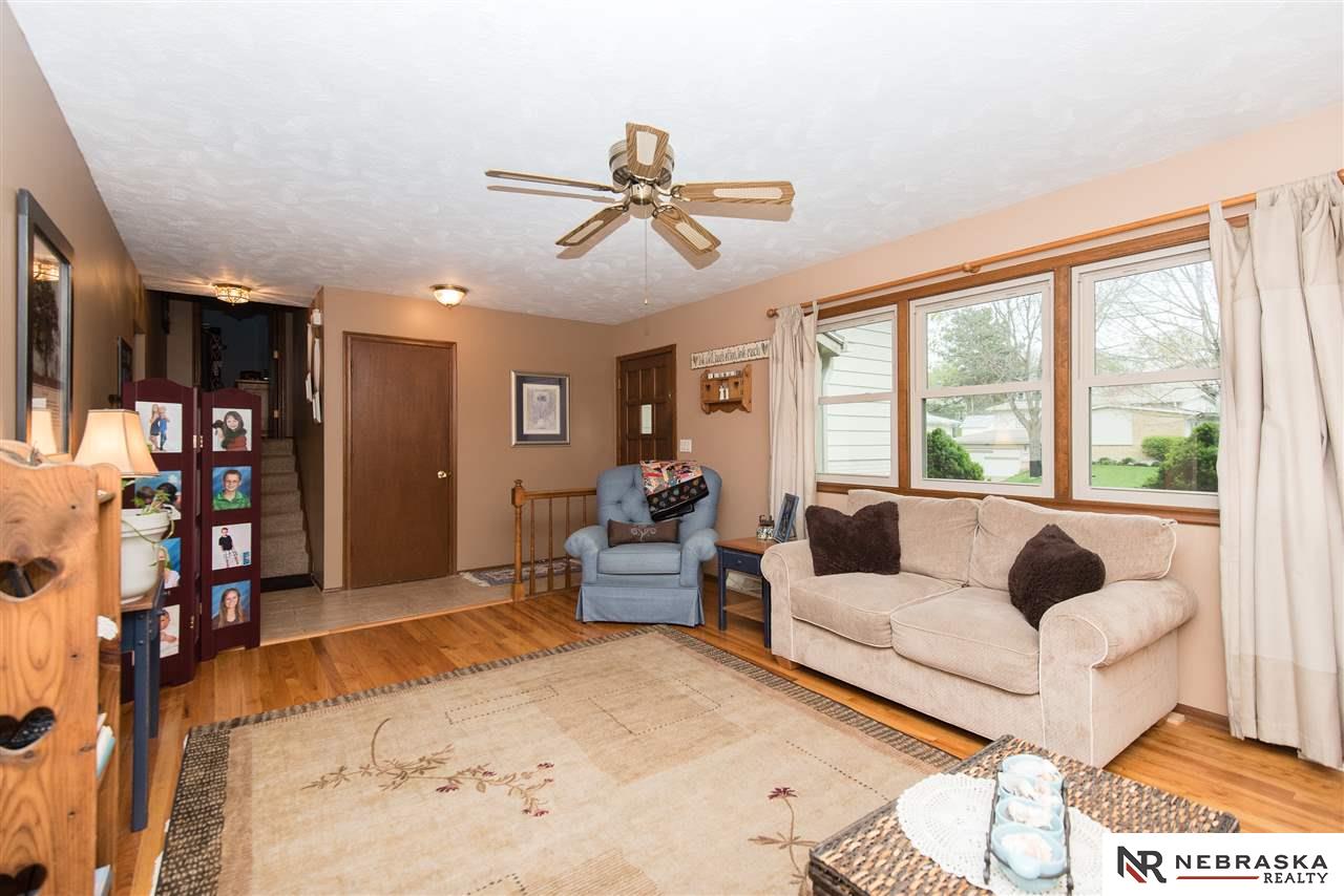 1712 N 107th, Omaha, NE 68114