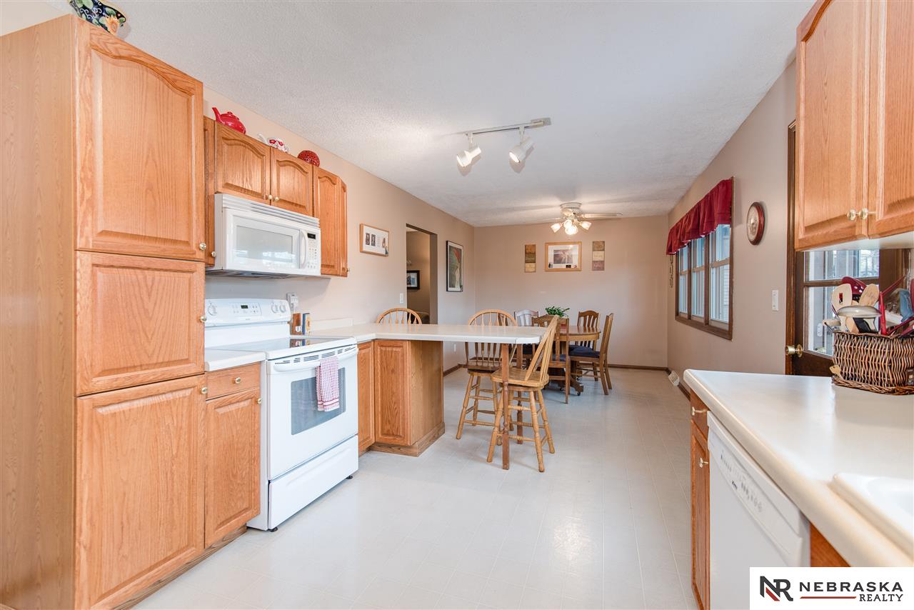 1712 N 107th, Omaha, NE 68114