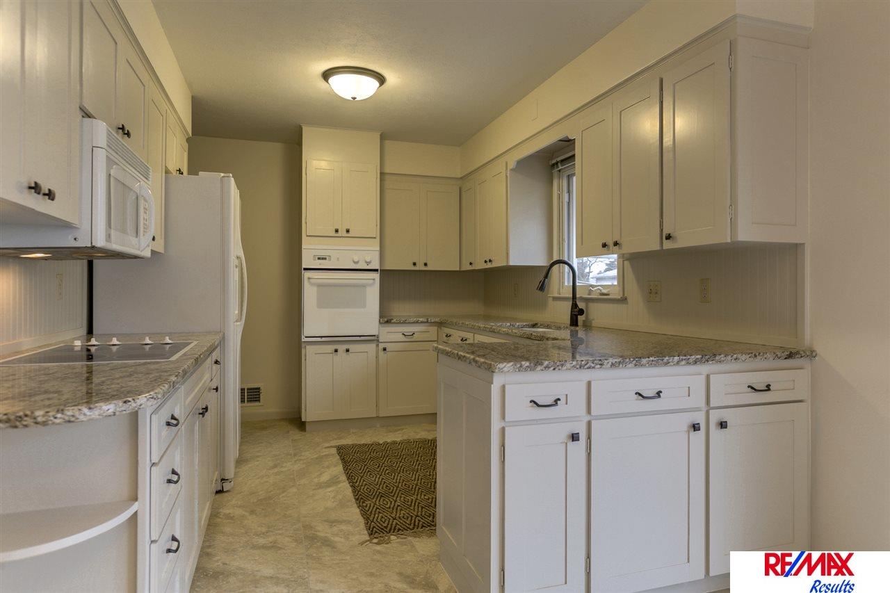 7602Windsor, Omaha, NE 68114