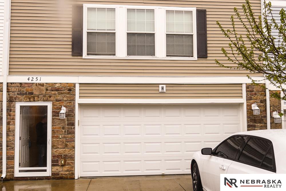 4251 N 146th, Omaha, NE 68116