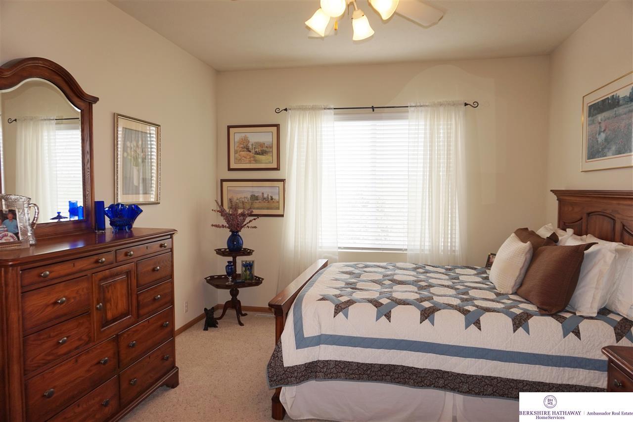 4723 N 144, Omaha, NE 68116