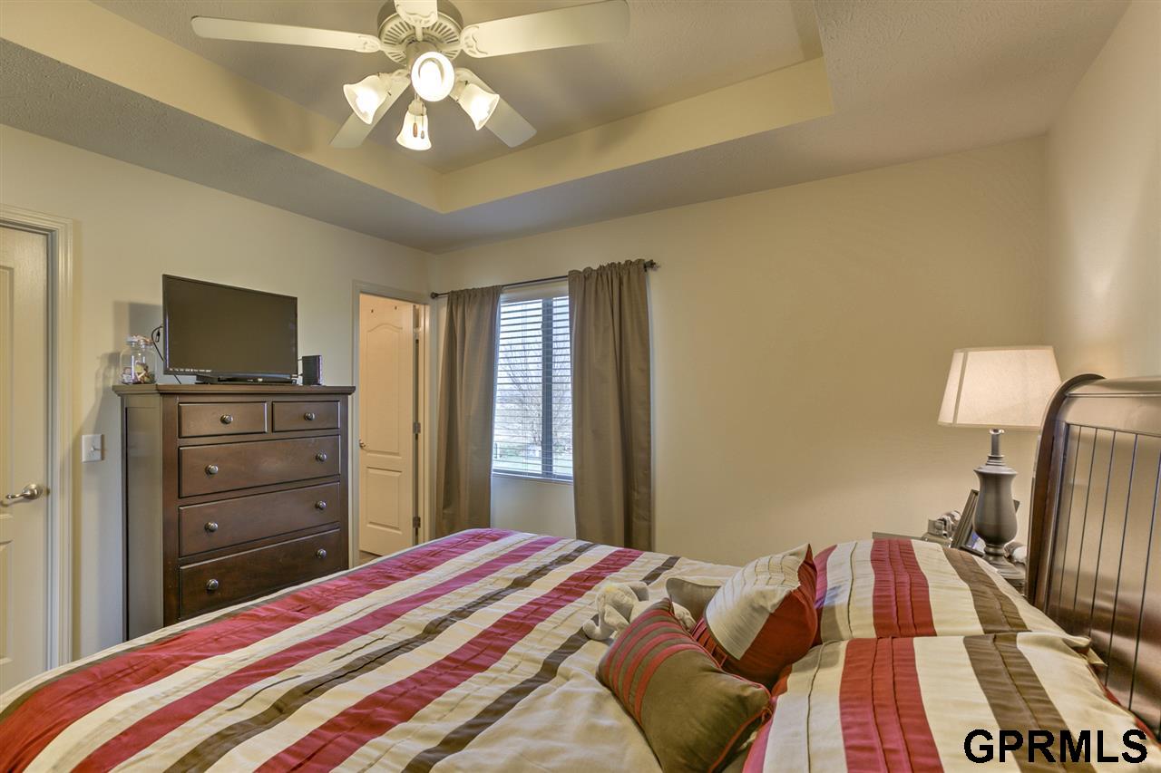 4655 N 160, Omaha, NE 68116