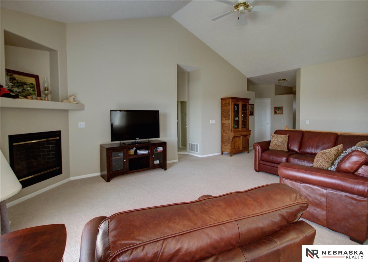 15027Camden, Omaha, NE 68116
