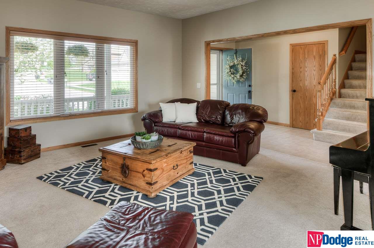6221 N 151st, Omaha, NE 68116