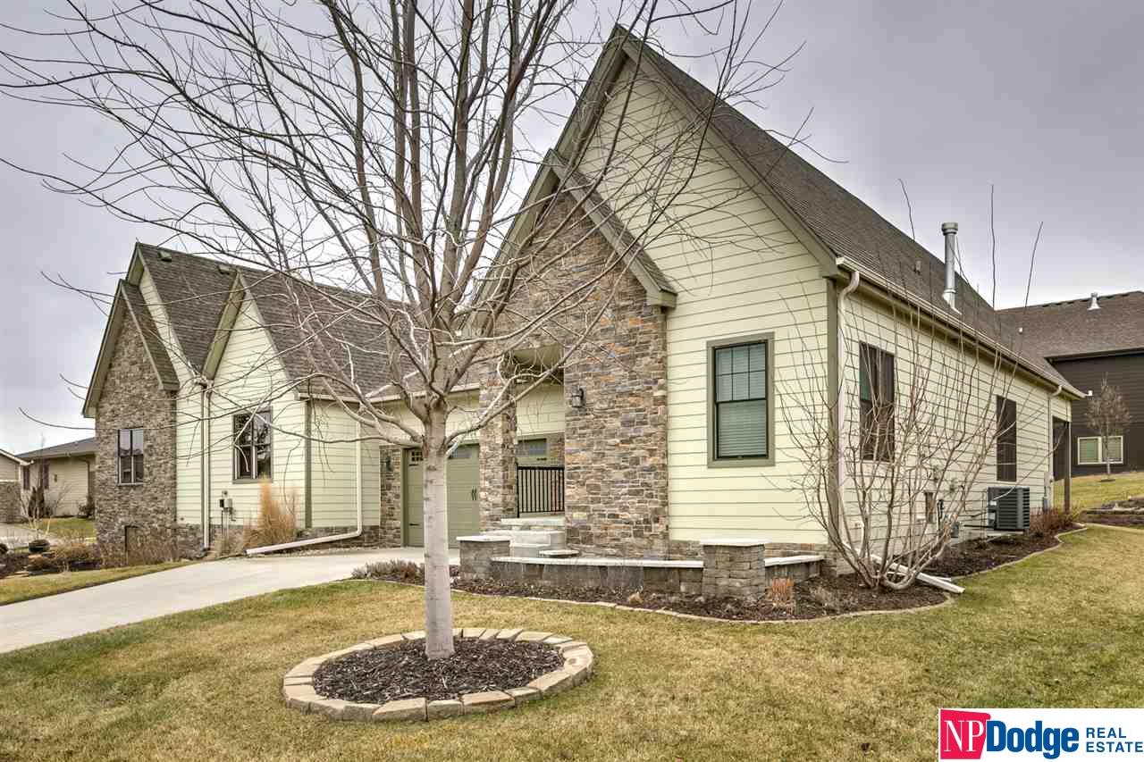 5702 N 158, Omaha, NE 68116