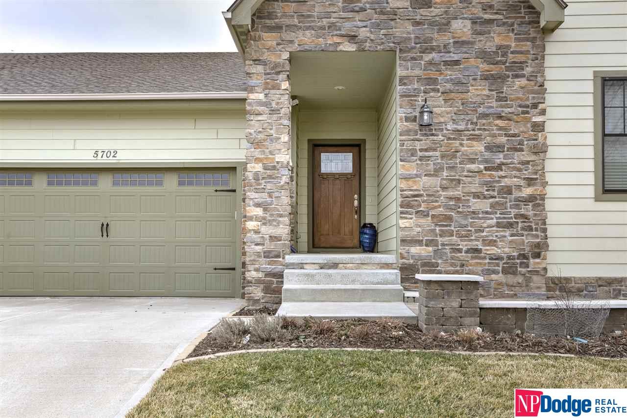 5702 N 158, Omaha, NE 68116