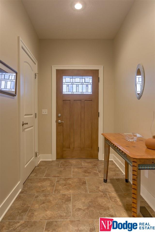 5702 N 158, Omaha, NE 68116