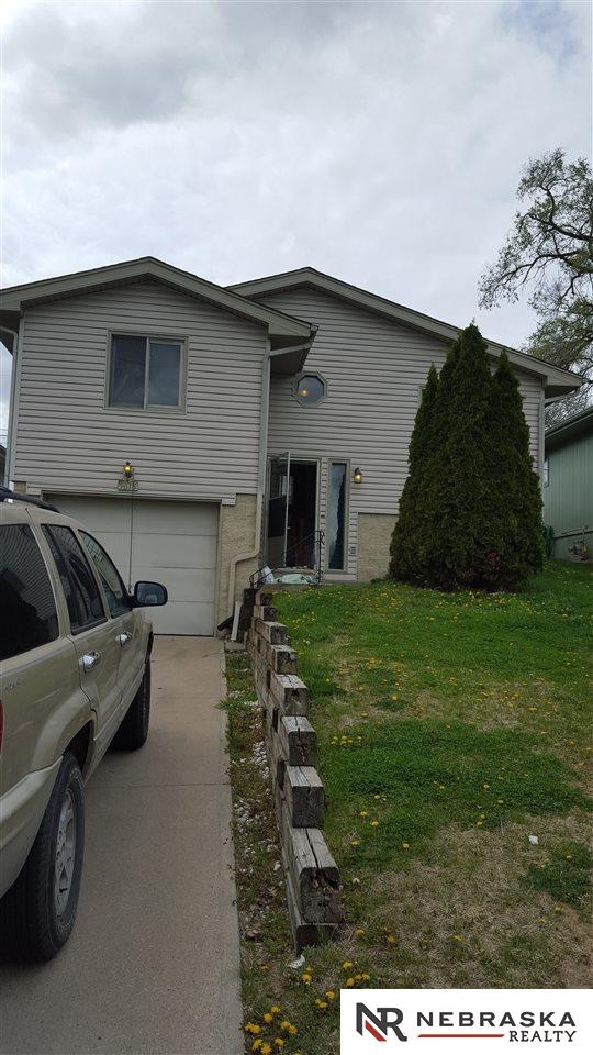 5618 S 48, Omaha, NE 68117