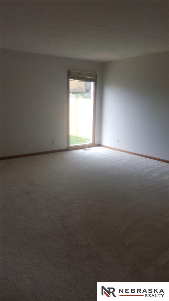5618 S 48, Omaha, NE 68117