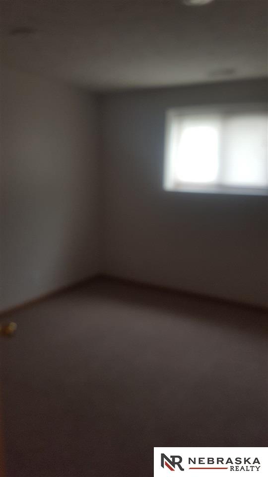 5618 S 48, Omaha, NE 68117