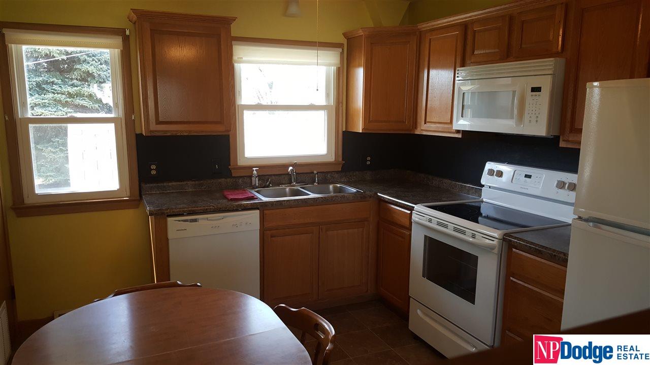 6820 S 49th, Omaha, NE 68117
