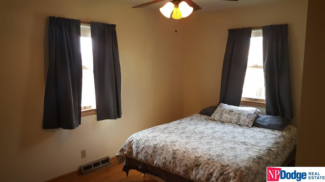 6820 S 49th, Omaha, NE 68117