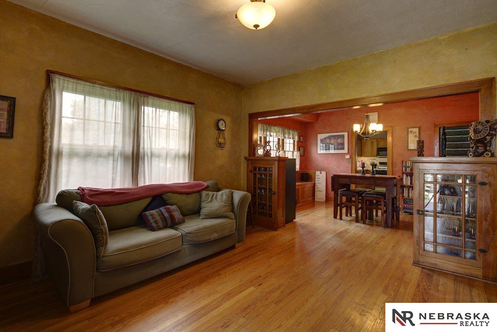 5641 S 51st, Omaha, NE 68117