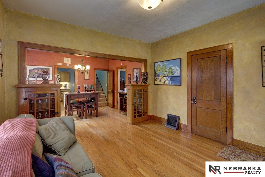 5641 S 51st, Omaha, NE 68117