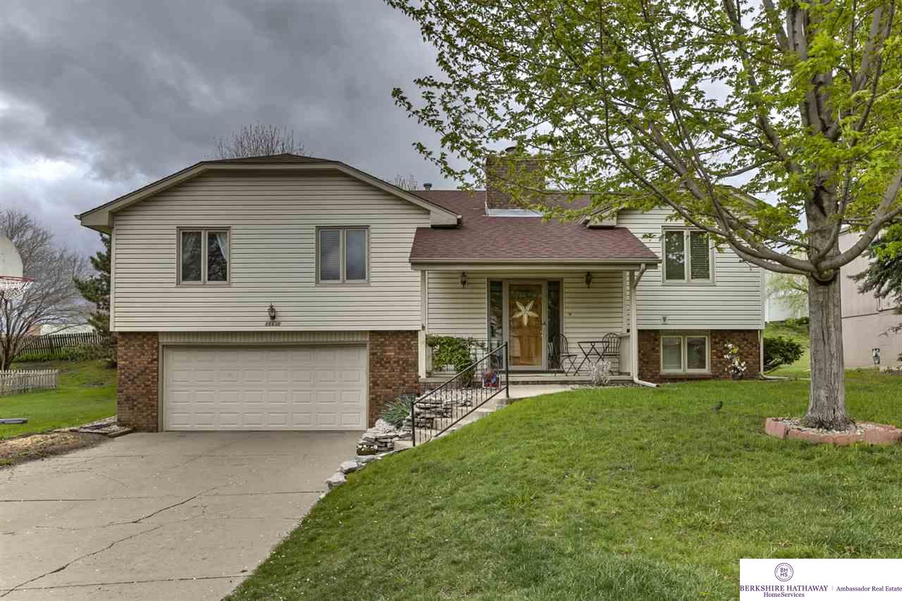 15630Capitol, Omaha, NE 68118
