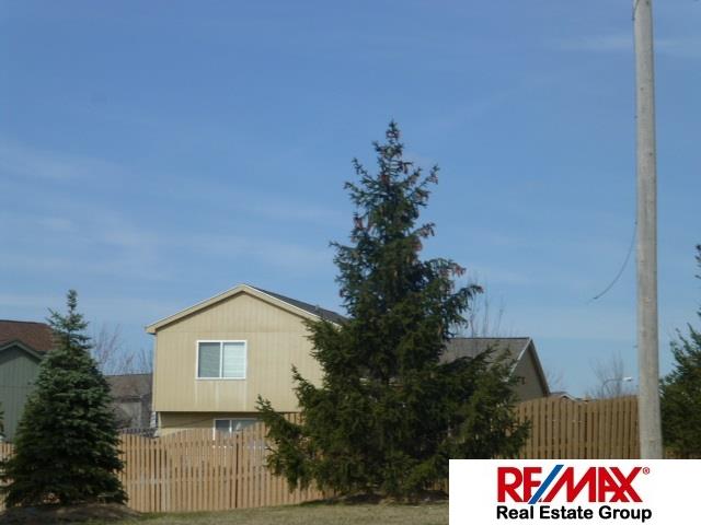 7507 N 73, Omaha, NE 68122