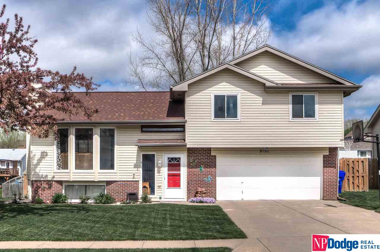 8190Willit, Omaha, NE 68122