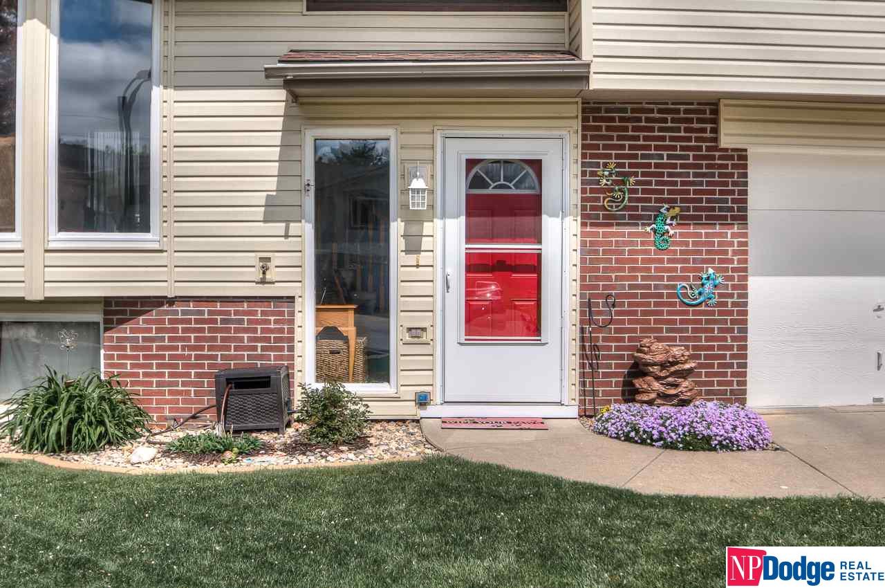 8190Willit, Omaha, NE 68122