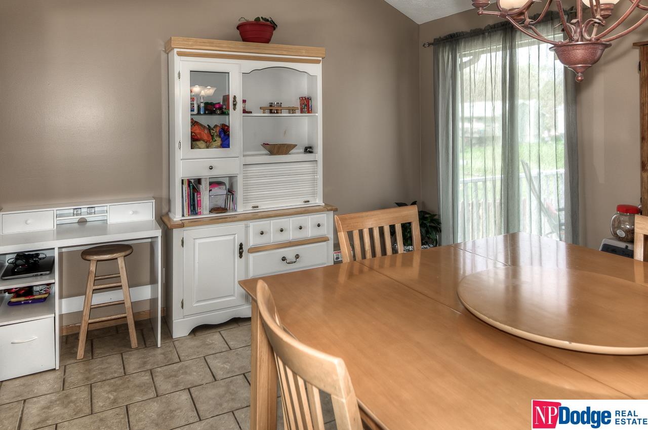 8190Willit, Omaha, NE 68122