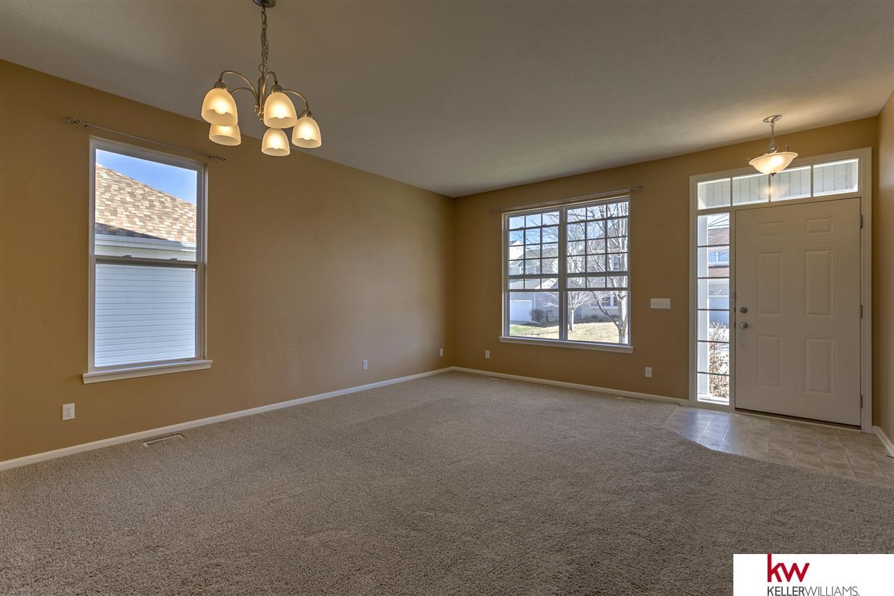 7412 N 107th, Omaha, NE 68122