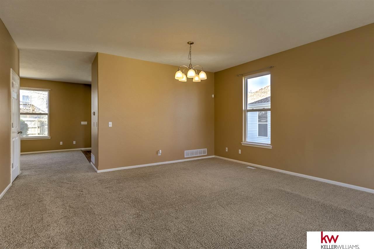 7412 N 107th, Omaha, NE 68122
