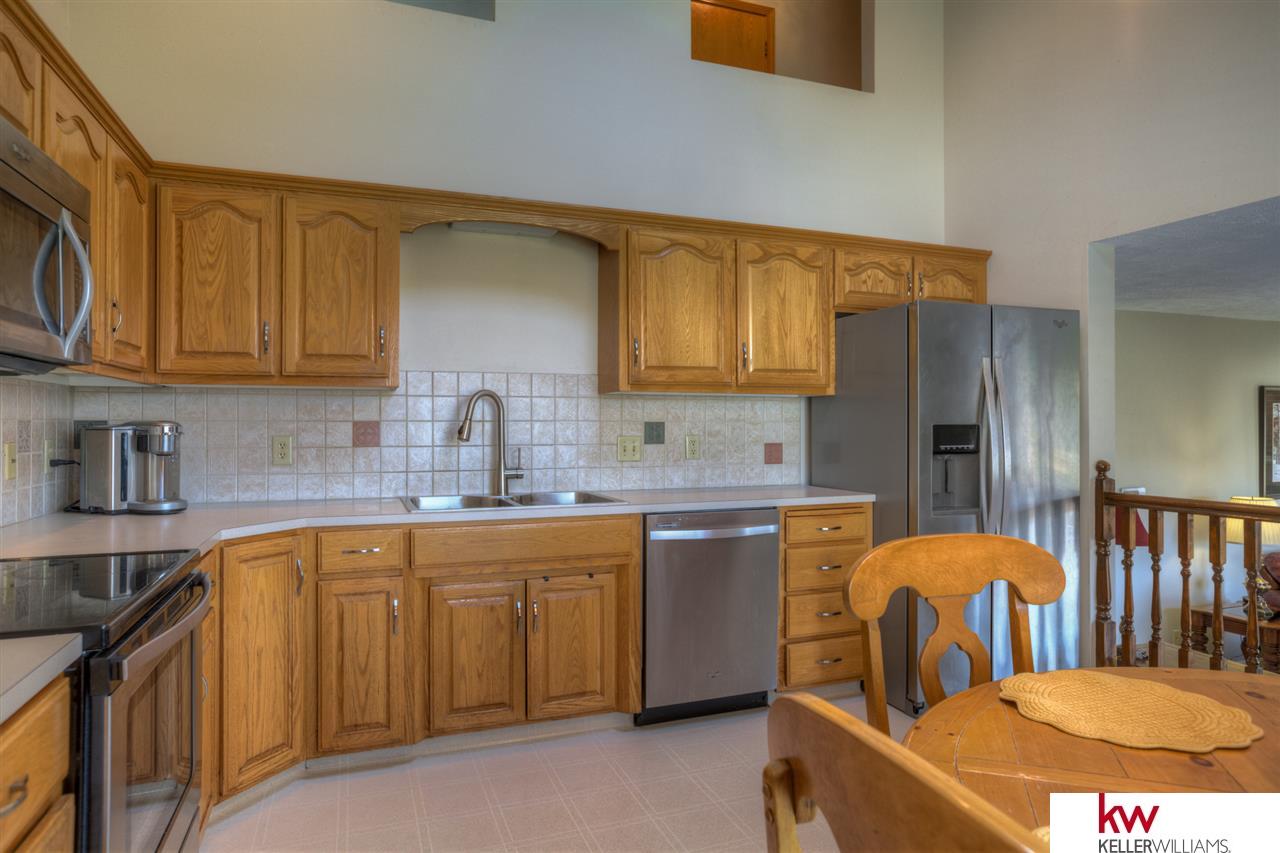 7030 N 74th, Omaha, NE 68122