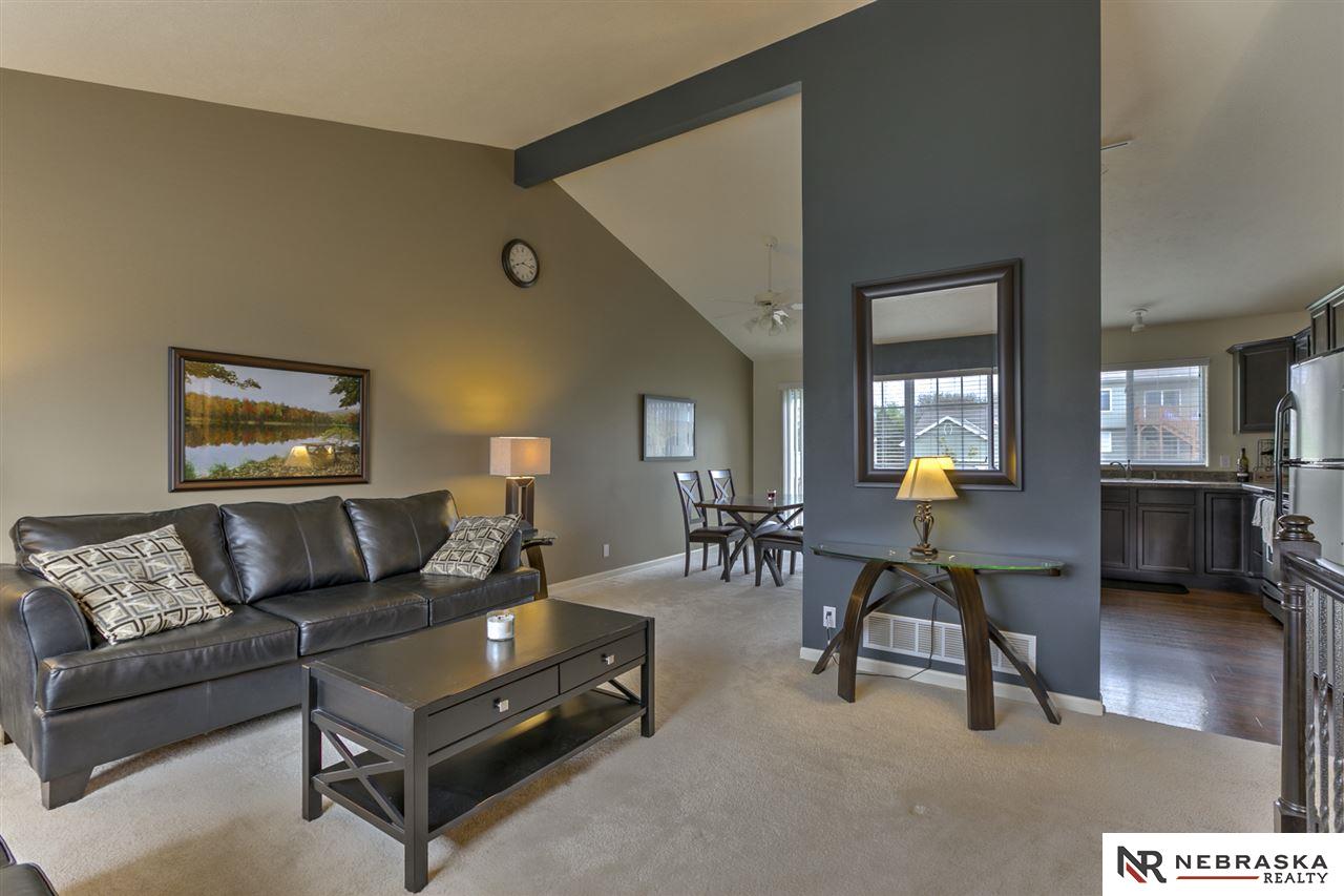 10605 S 27, Bellevue, NE 68123