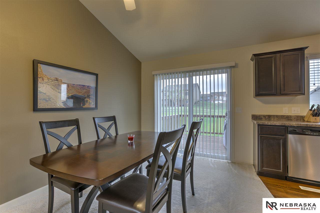 10605 S 27, Bellevue, NE 68123