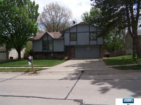 3725 Leawood Dr, Omaha, United States 68123