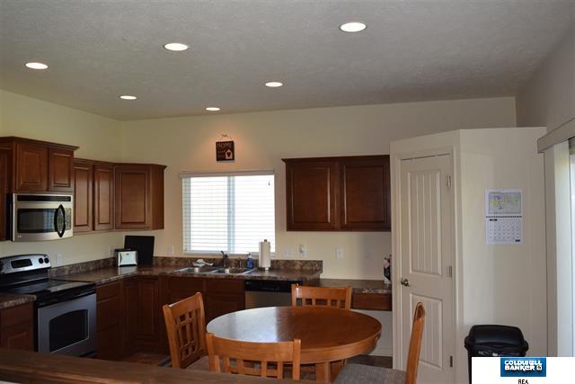 10404 S 27 Street, Bellevue, United States 68123