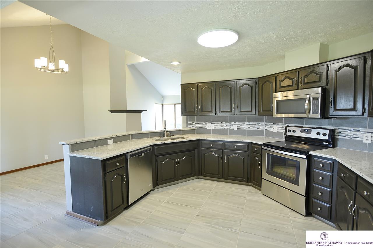 10117 S 11, Bellevue, NE 68123