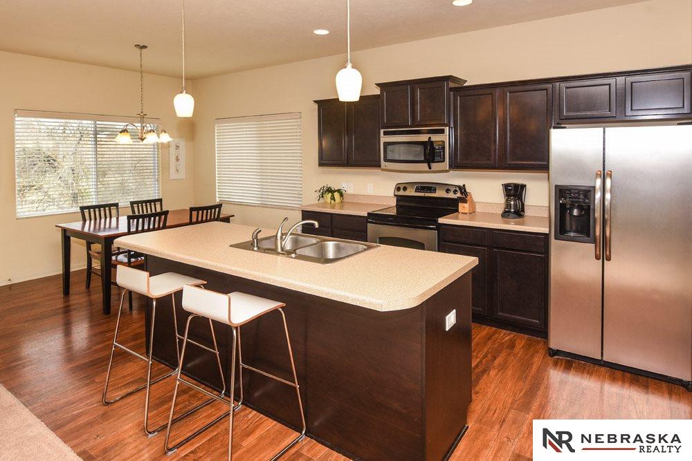 10606 S 27th, Bellevue, NE 68123