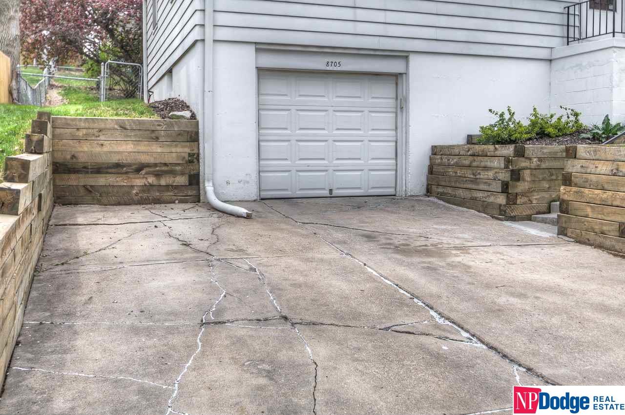 8705Westridge, Omaha, NE 68124