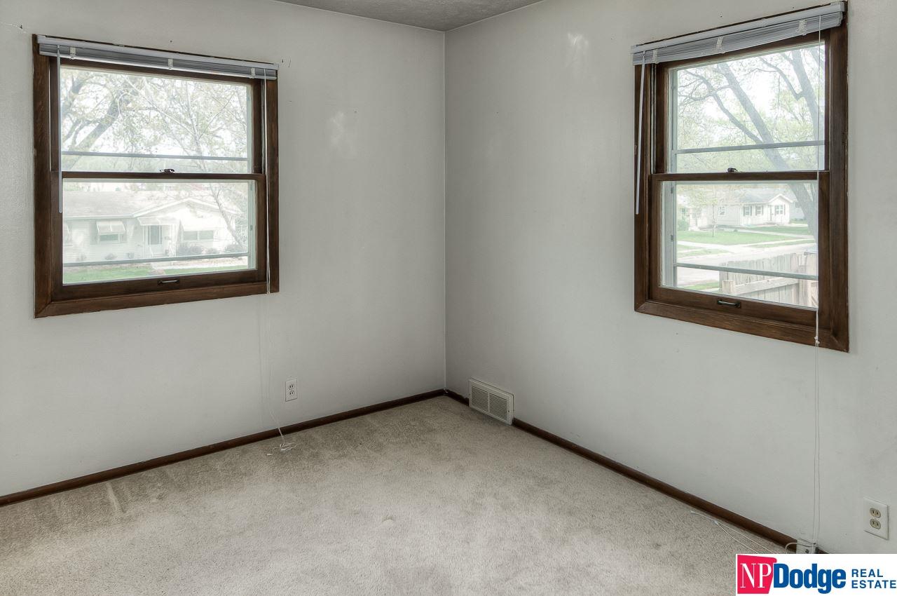 8705Westridge, Omaha, NE 68124