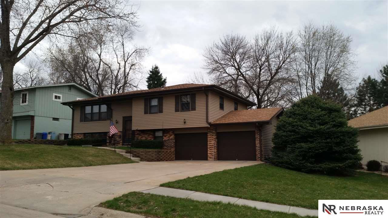 4966 S 87th, Omaha, NE 68127