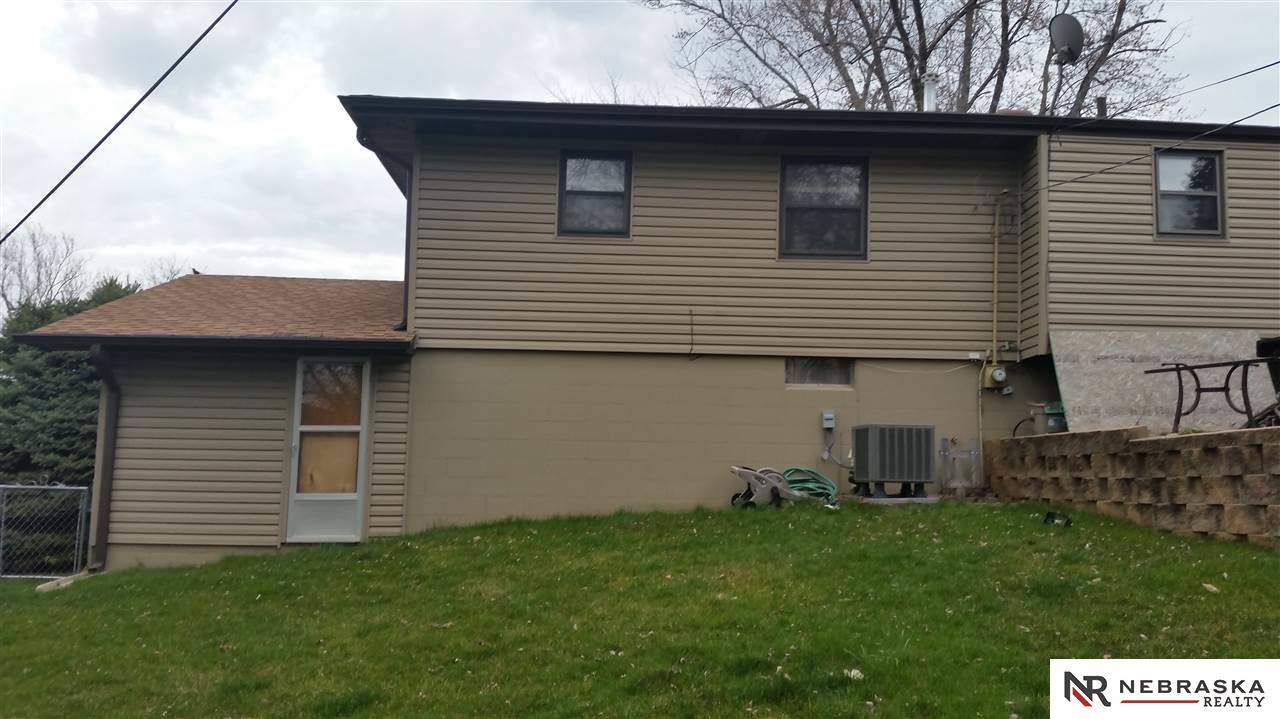 4966 S 87th, Omaha, NE 68127