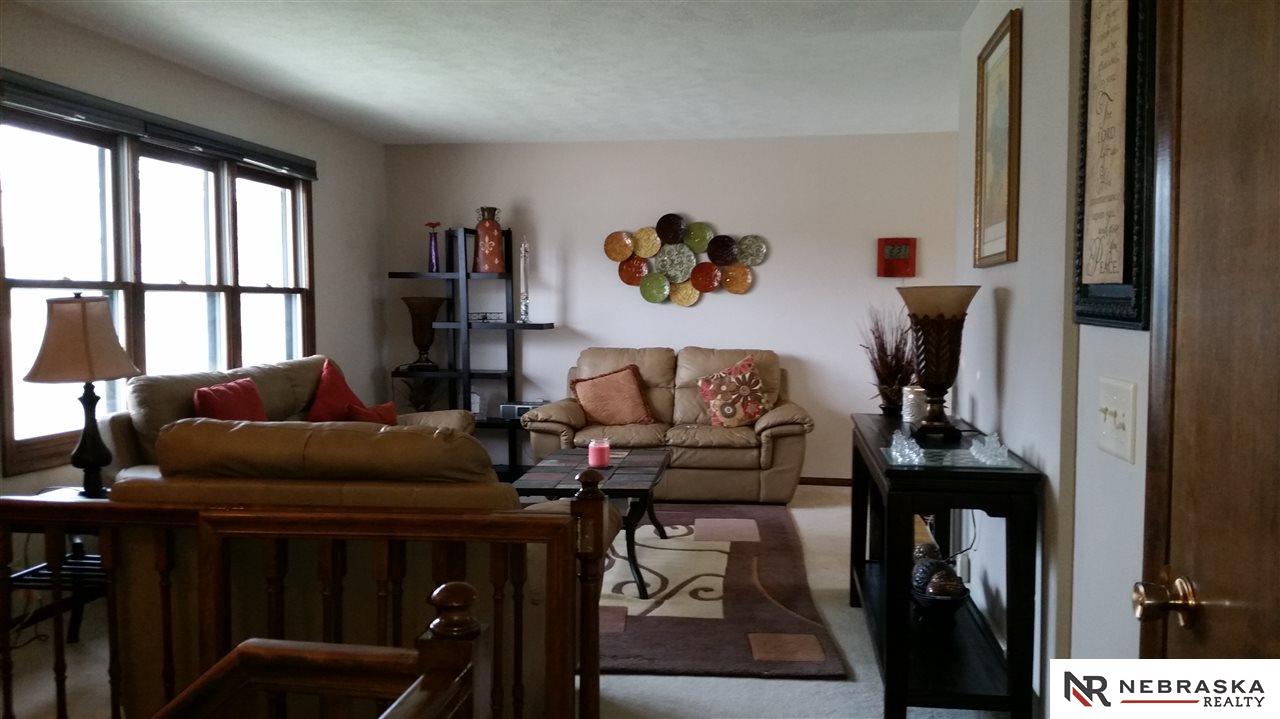 4966 S 87th, Omaha, NE 68127