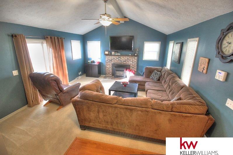 10235Mockingbird, Omaha, NE 68127