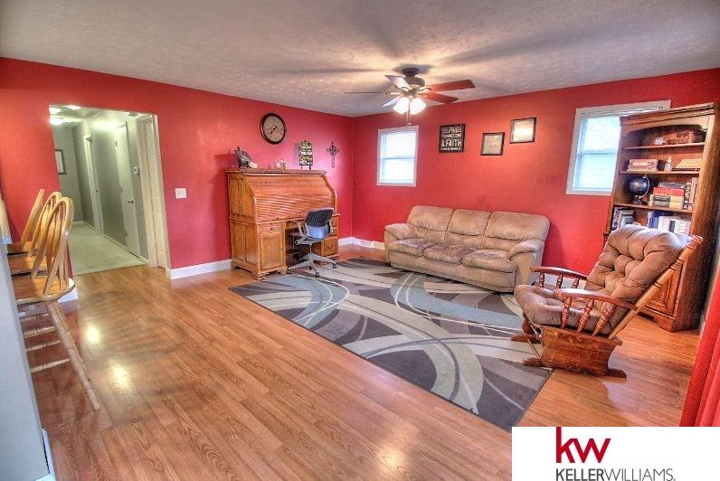 10235Mockingbird, Omaha, NE 68127