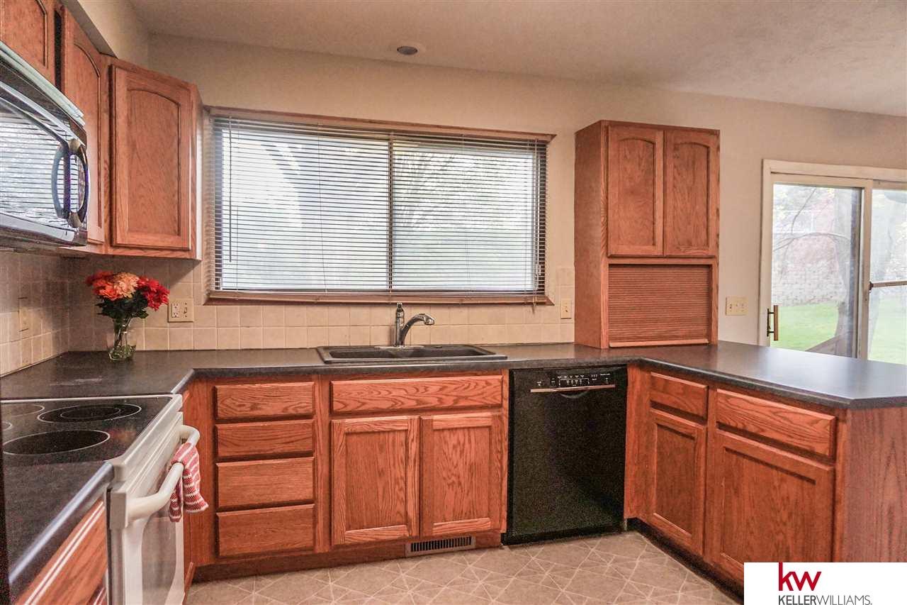 7737Greenleaf, La Vista, NE 68128