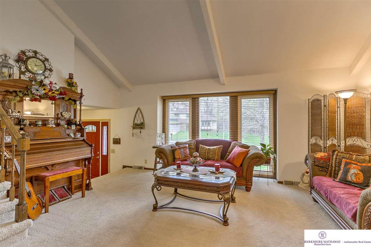16011Shirley, Omaha, NE 68130