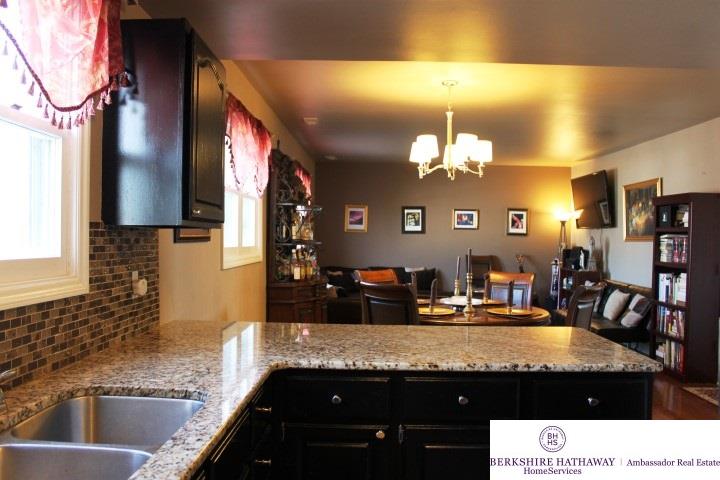 216 N 32, Omaha, NE 68131